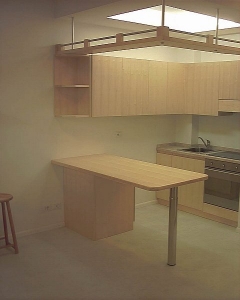 CUCINA  IN LEGNO SU MISURA